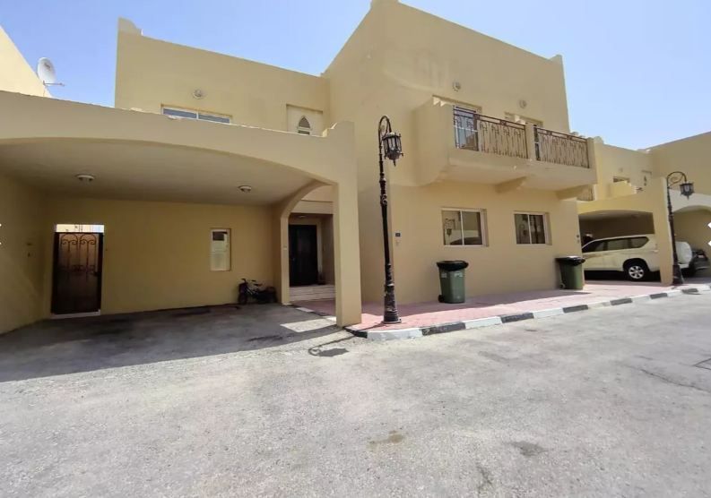 Residential Property 4+maid Bedrooms U/F Villa in Compound  for rent in Al-Waab , Doha-Qatar #10839 - 2  image 